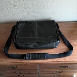 Black Leather Messenger Bag - Classic Professional Carry